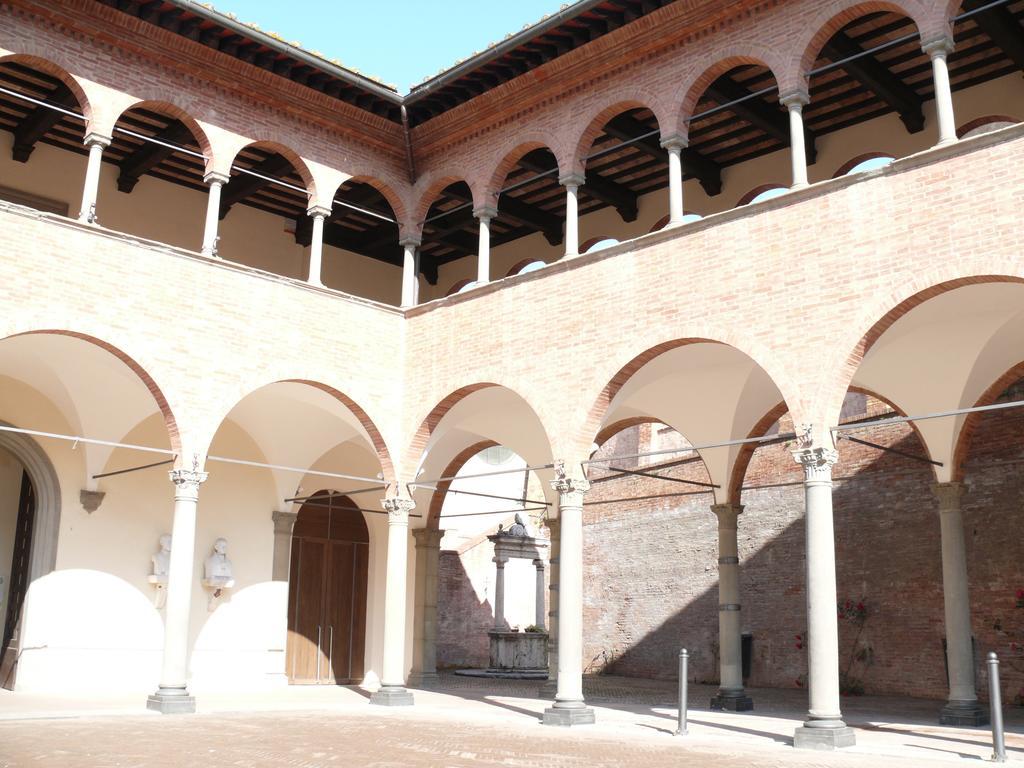 Hotel Alma Domus Siena Esterno foto