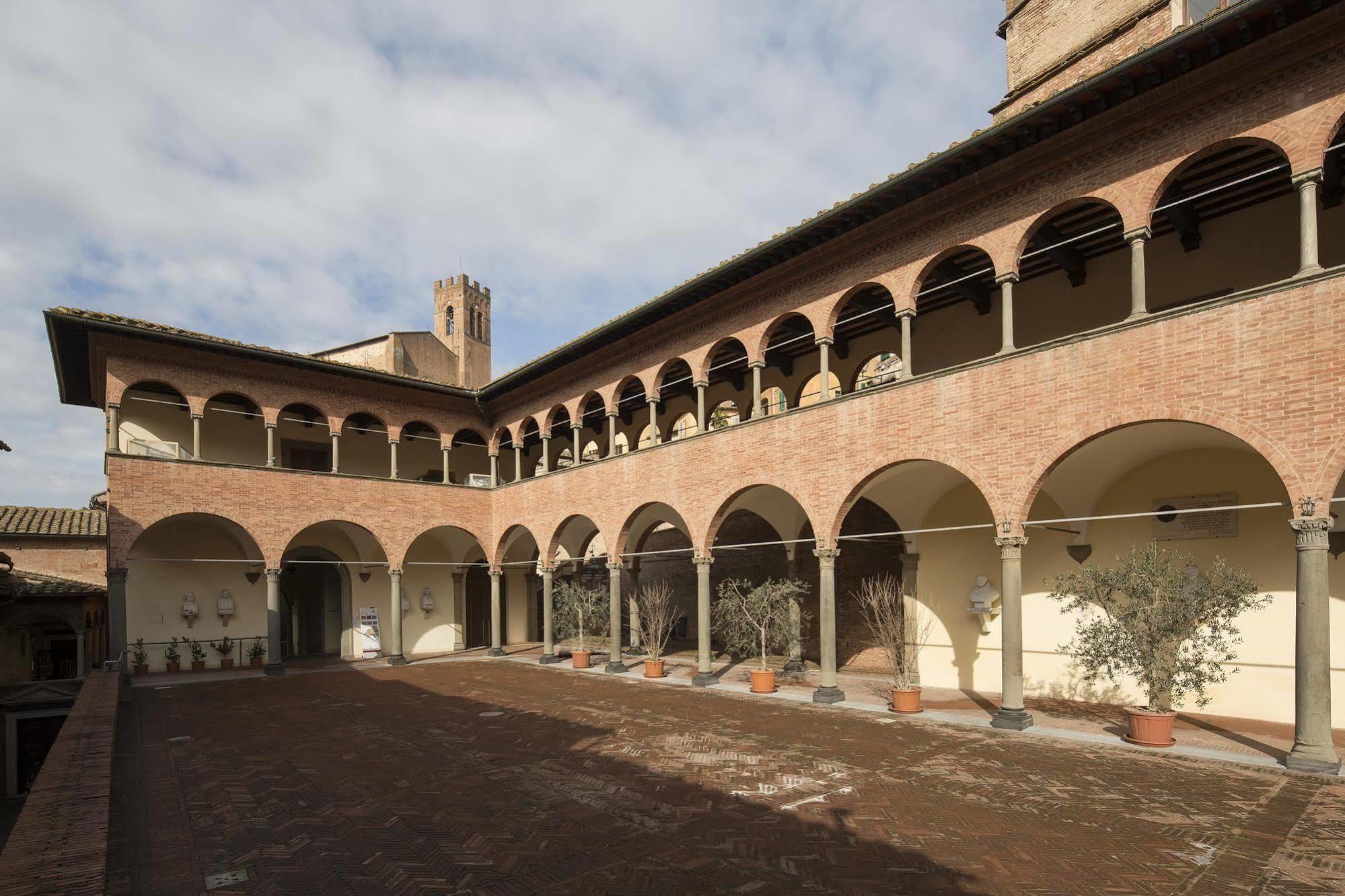 Hotel Alma Domus Siena Esterno foto