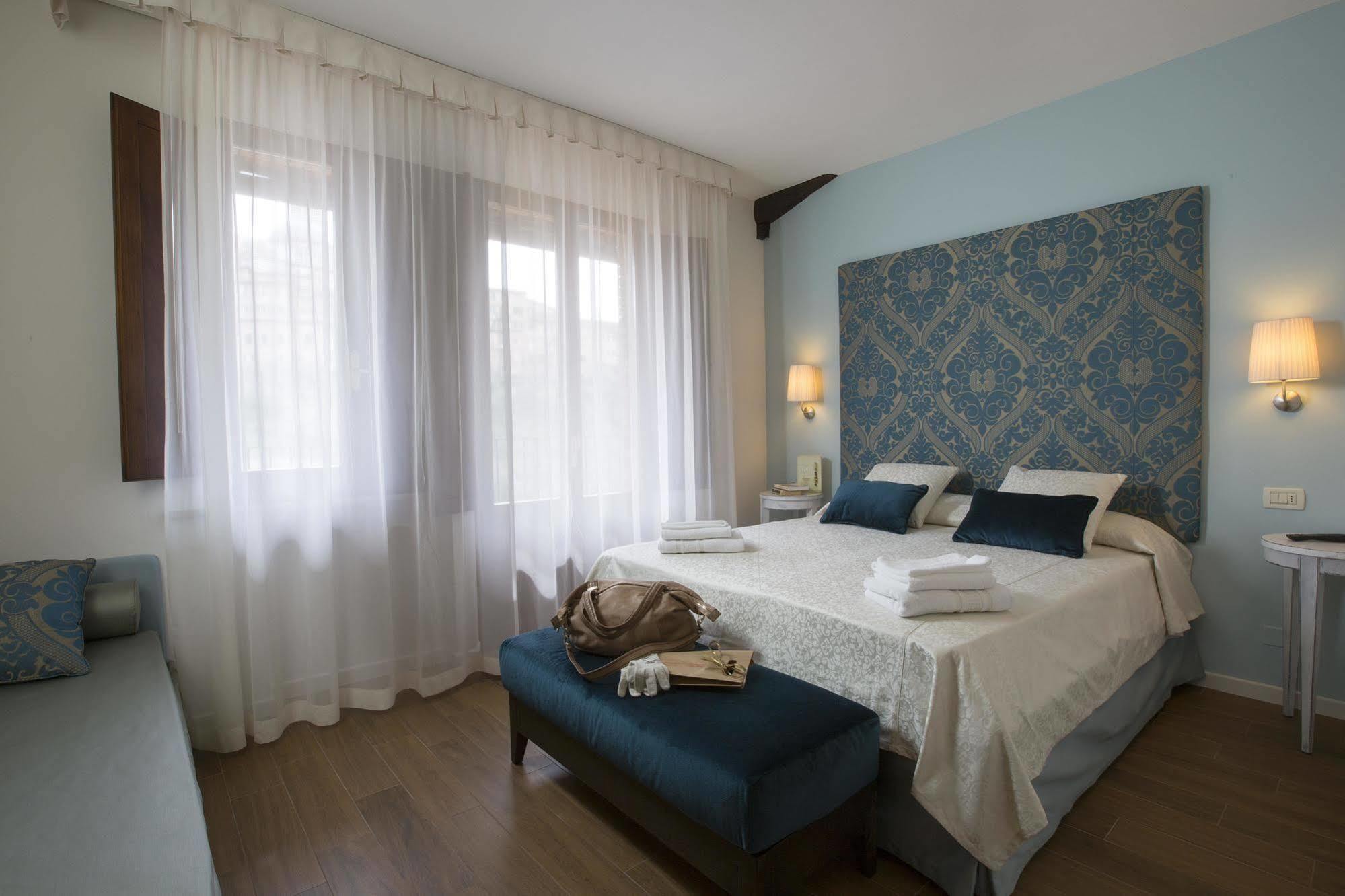 Hotel Alma Domus Siena Esterno foto