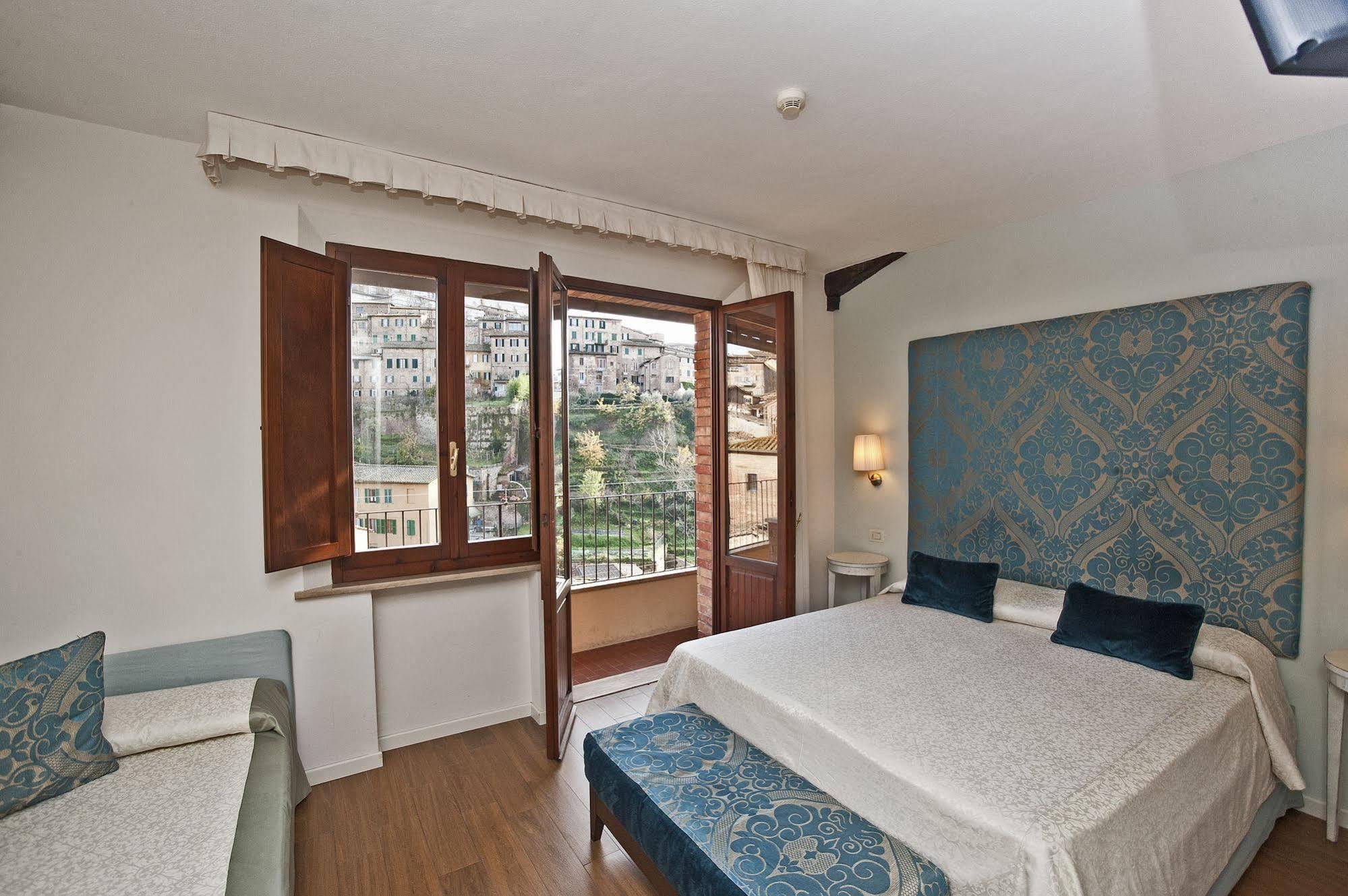 Hotel Alma Domus Siena Esterno foto