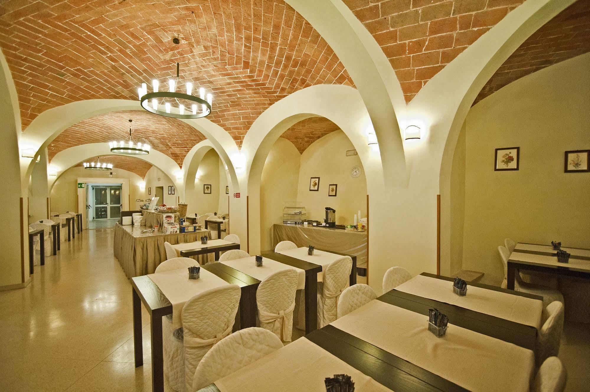 Hotel Alma Domus Siena Esterno foto