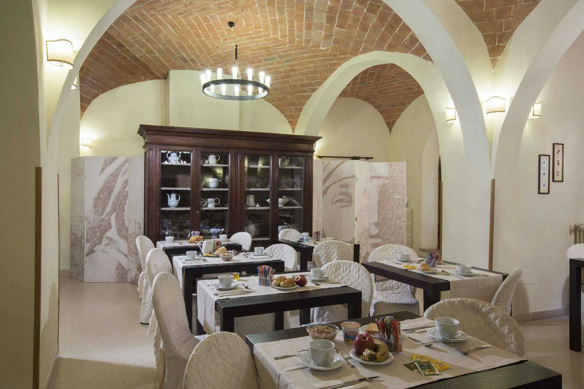 Hotel Alma Domus Siena Esterno foto