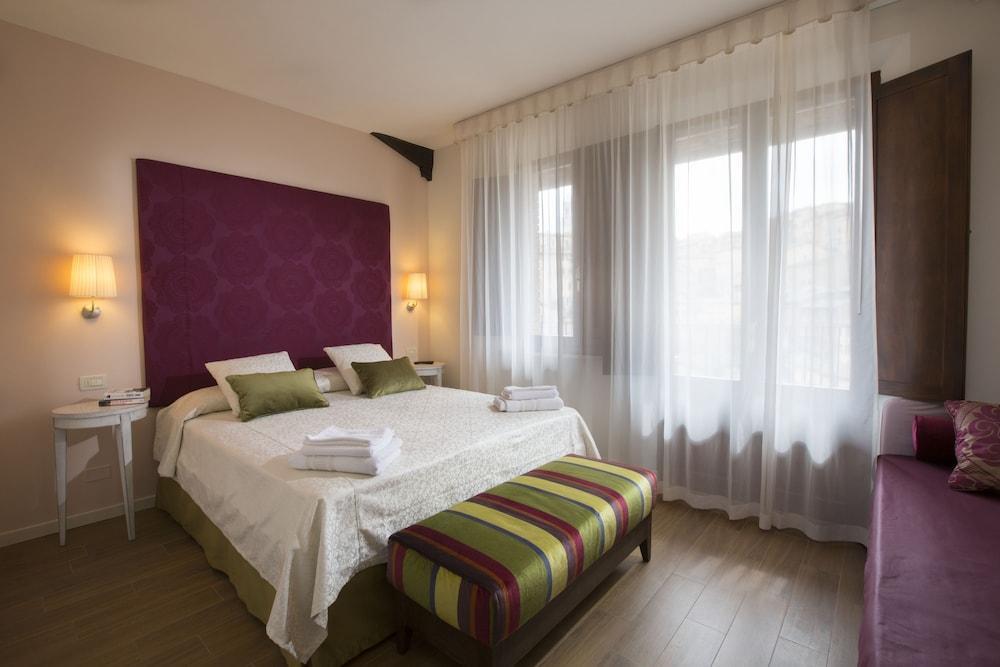 Hotel Alma Domus Siena Esterno foto