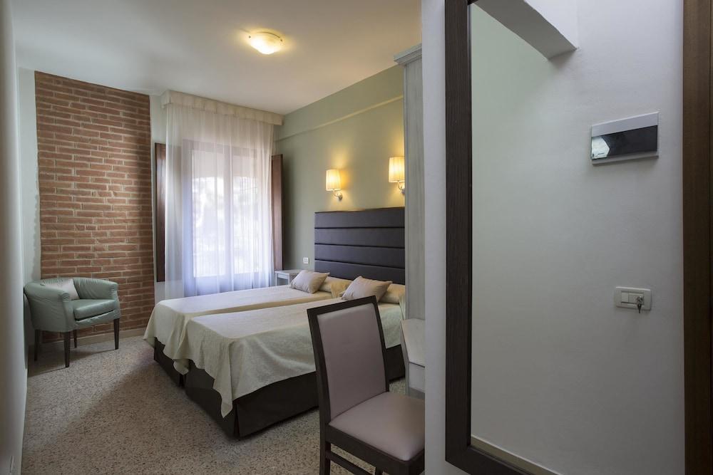 Hotel Alma Domus Siena Esterno foto